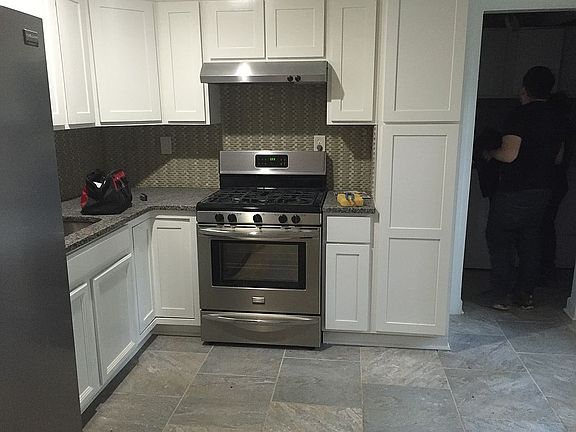 5th image of 940 Creekdale Dr