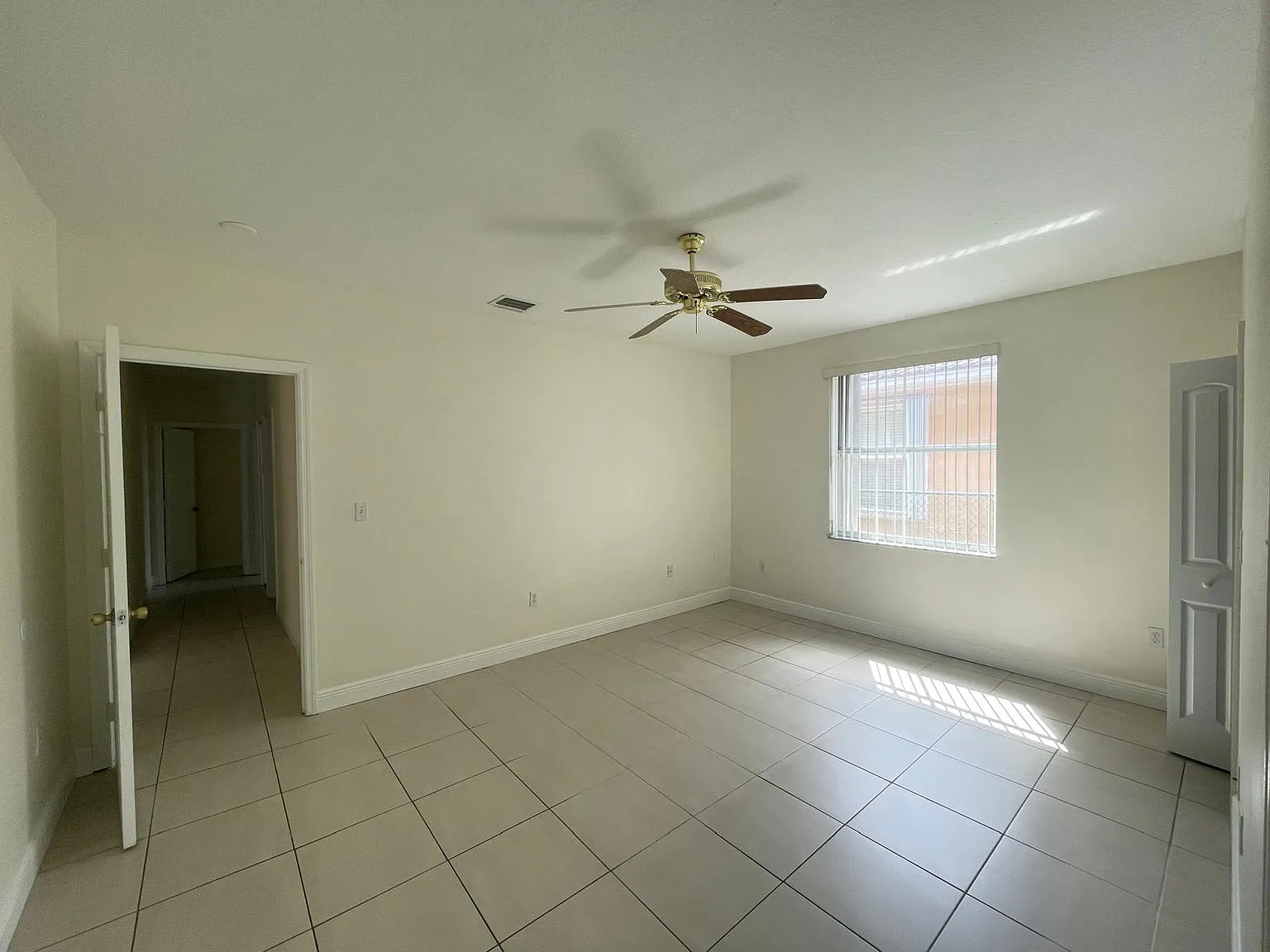 3 bed, 1777 sqft, $3,500 — Photo 4