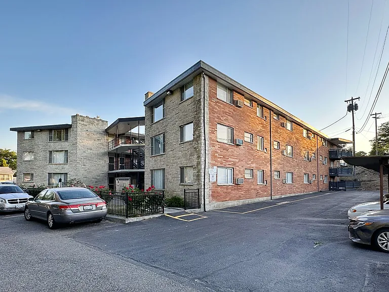 Dolphin Apartments: Leasing Specials! Great location in Kennewick — Photo 37