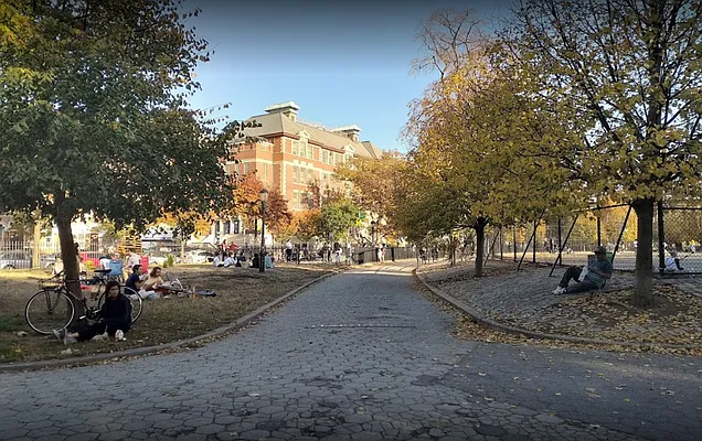 Rented by MySpaceNYC | media 15