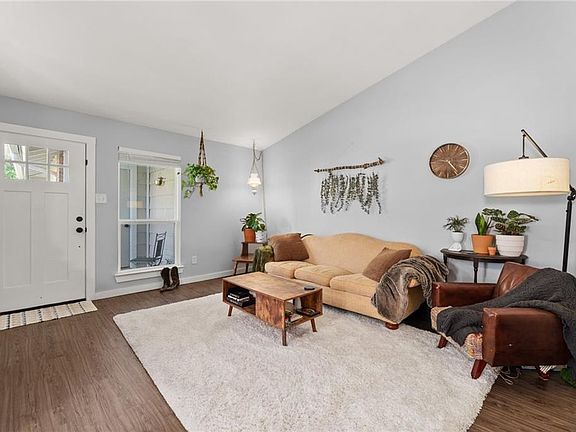 4th image of 6705 Deatonhill Dr #B