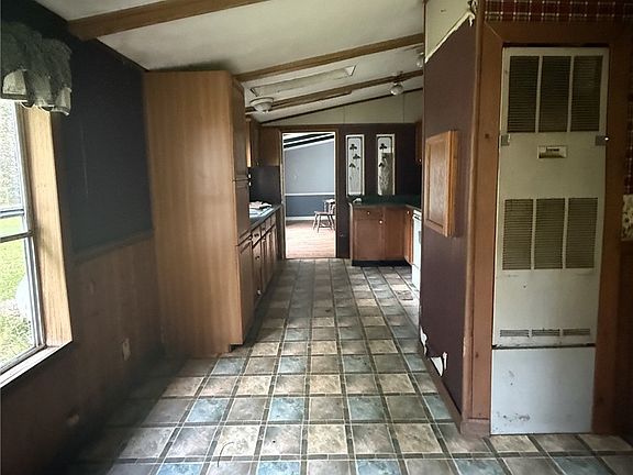 3rd image of 16786 Roses Run Rd