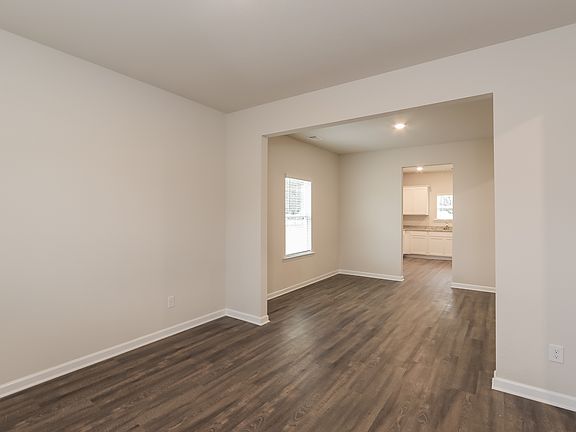 4th image of 3236 Bridgewood Dr