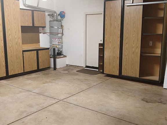 4th image of 204 White Oak Ct