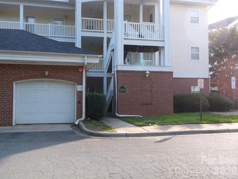 1st image of 8927 Meadow Vista Rd