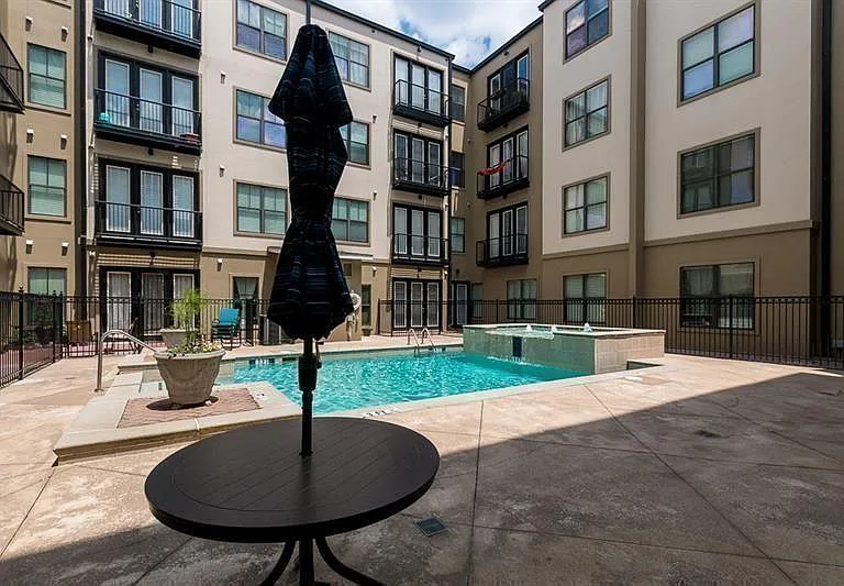 5300 Peachtree Rd #501 — Photo 42