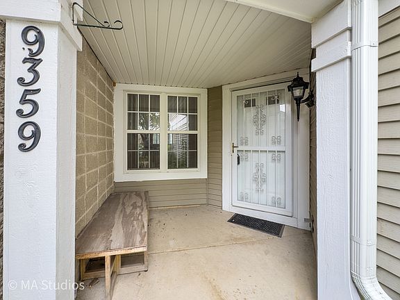 4th image of 9359 Brockton Ln #-des