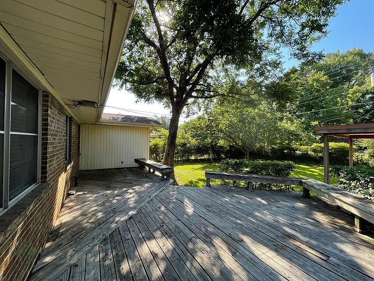 1303 Northlake Dr — Photo 21