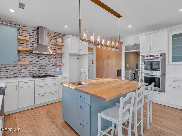 21 Old Queens Ct — Photo 16