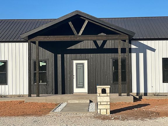 2nd image of 822 Rose St