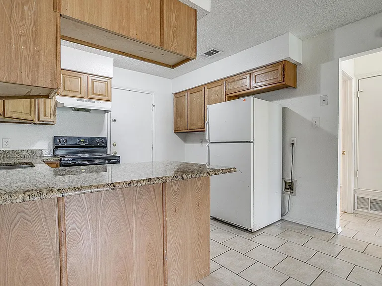 1009 W 4th St #1011 — Photo 6