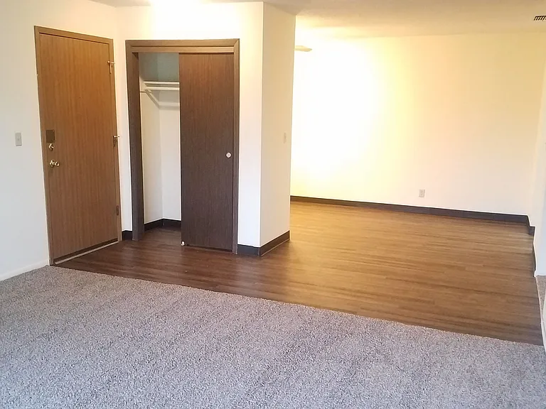 Kimberly Club Apartments — Photo 126