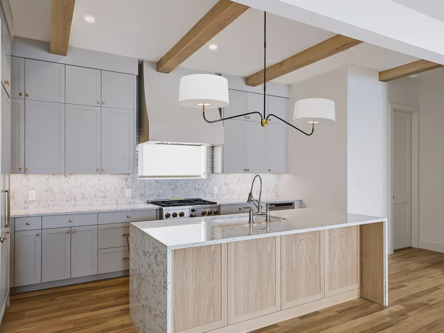 2 bed, 2.5 bath, 1448 sqft, $7,500 — Photo 4