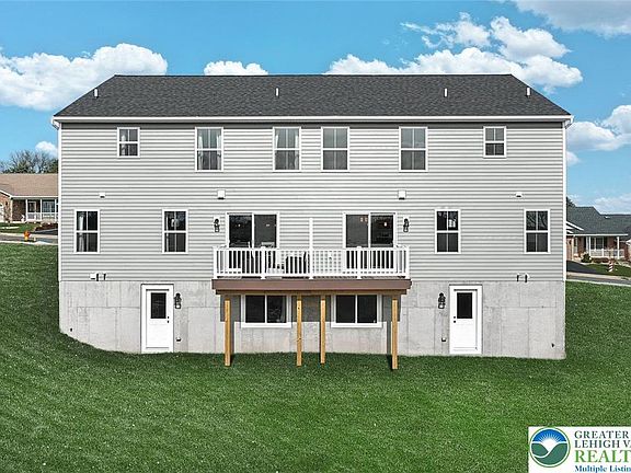 4th image of 3220 Eisenhower Dr