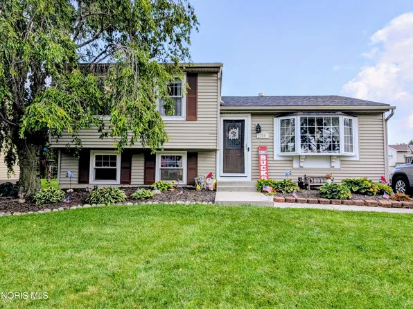 220 Ember Dr, Oregon, OH 43616