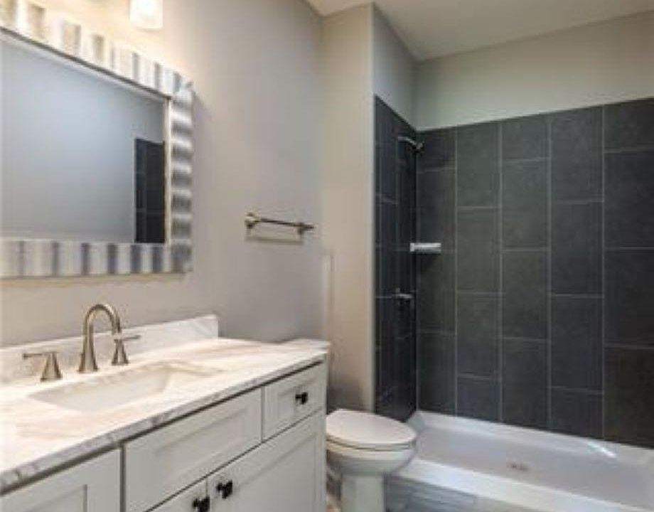 Main en suite Bathroom