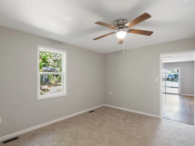 102 Burdock Cir — Photo 18