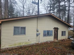 525 W Benway Rd, Sanford, MI