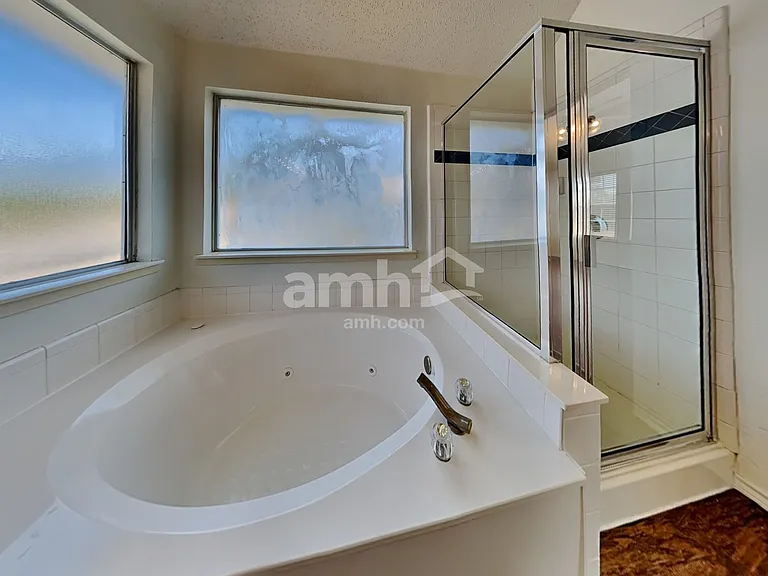 601 Ridgemont Dr — Photo 17