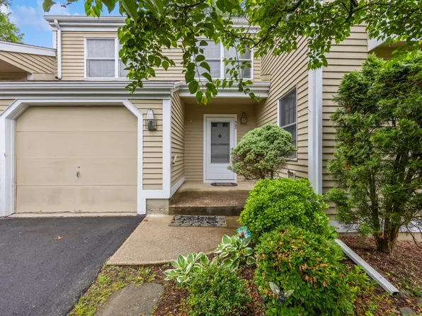 543 South Farms Terrace #543, Southington, CT 06489