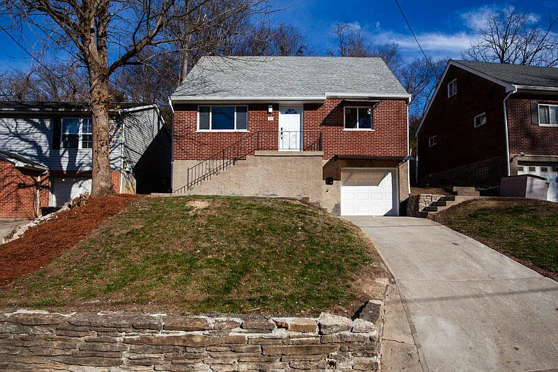 21 W Crescent Ave photo 1