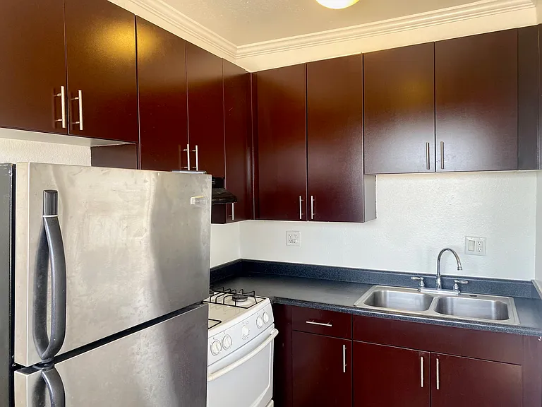 Berendo Lofts LLC — Photo 11