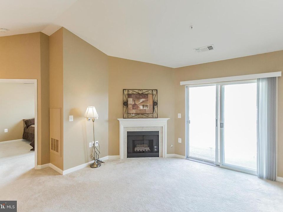 1st image of 2204 Westcourt Ln APT 409