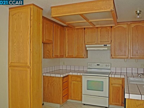 2nd image of 2223 Bayberry Cir