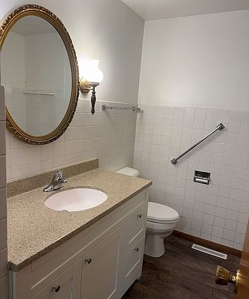 5th image of 418 Beloit St #9