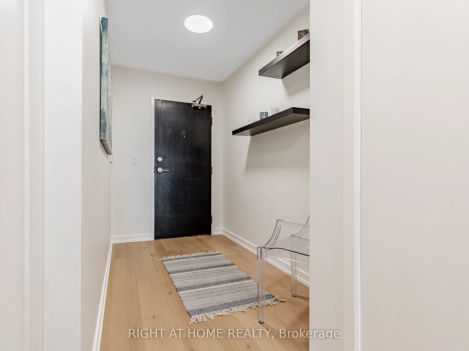 1 bed, $2,400 — Photo 4