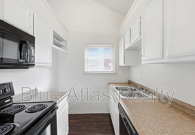 1612 Hunterwood Dr — Photo 9