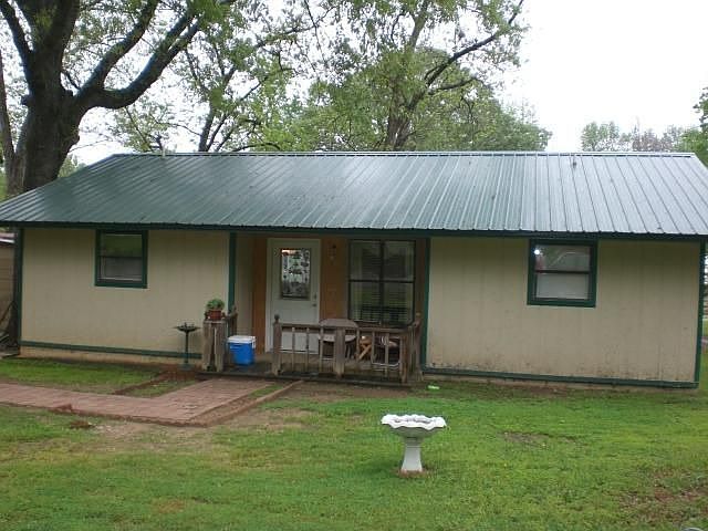 1st image of 604 Dierks St