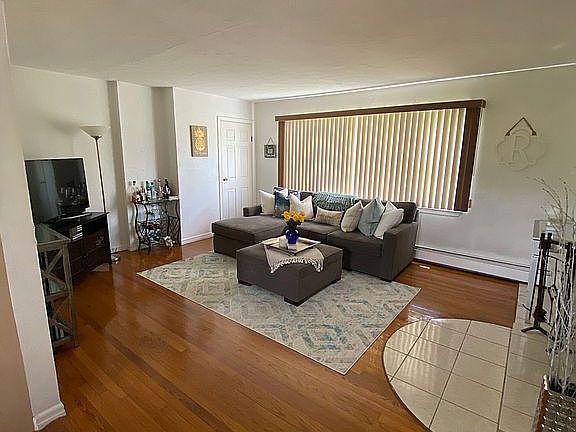 4th image of 8 Cliftwood Dr