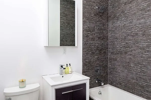 Rented by Nooklyn NYC LLC | media 19