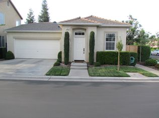 653 W Edinburgh Ln, Clovis, CA