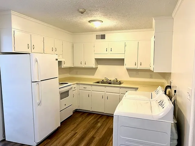 255 N Harris St — Photo 4