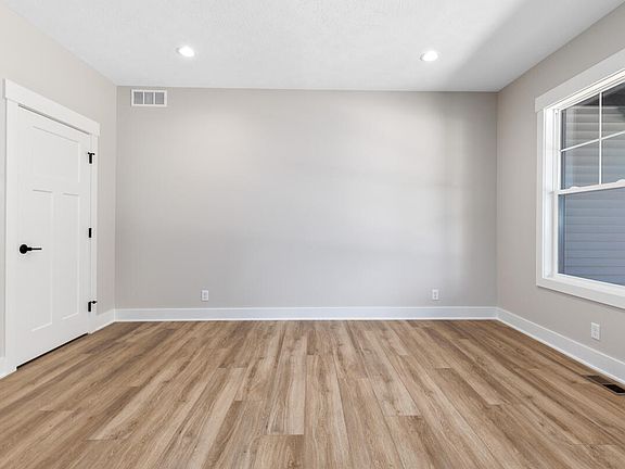 4th image of 4372 Cloverleaf Ct SE Lot 2