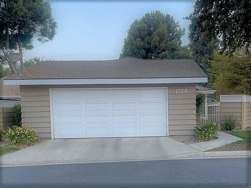 1st image of 1524 E Vassar Dr