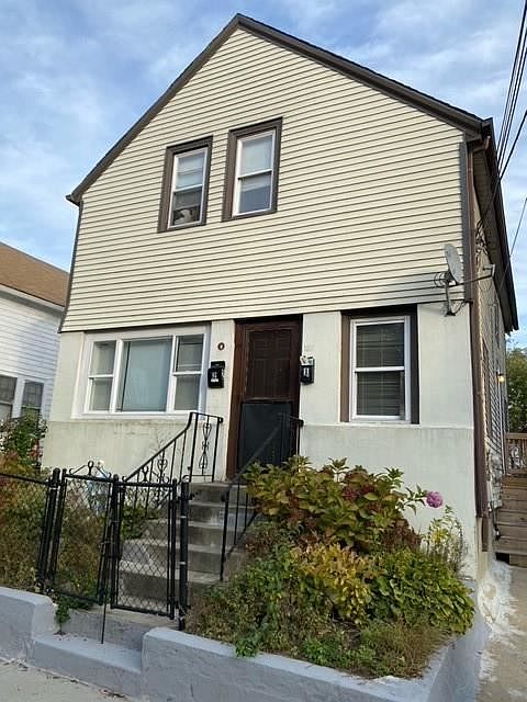 1st image of 79 Vine St Unit 1
