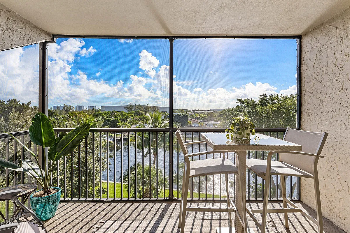 Building Photo - 14 Royal Palm Way #5010