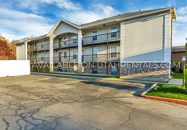 909 N 500 W #3 — Photo 1