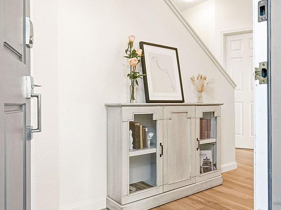 5th image of 123 Sacramento Way