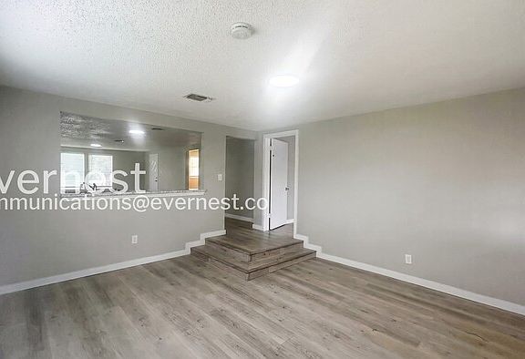 4th image of 1224 Plum St