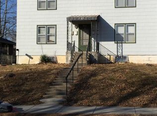 705 N 13th St APT 3, Leavenworth, KS 66048