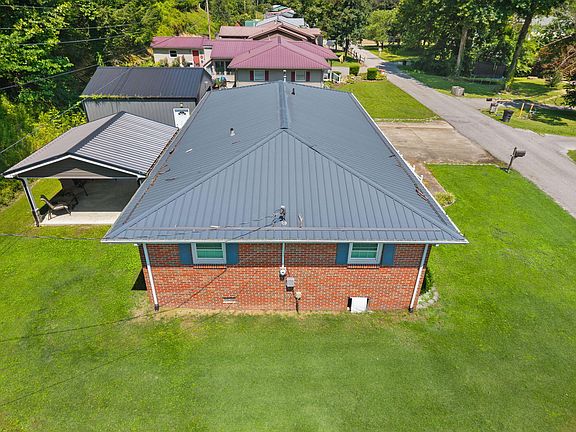 3rd image of 171 Clark Dr