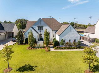 3197 Chapel Woods Cv, Germantown, TN 38139