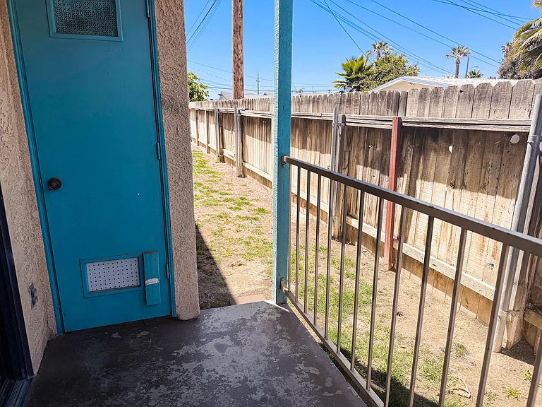 25880 Dartmouth St #T — Photo 12