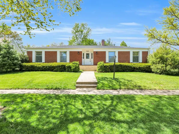 3201 Fawn Hill Ct, Urbana, IL 61802