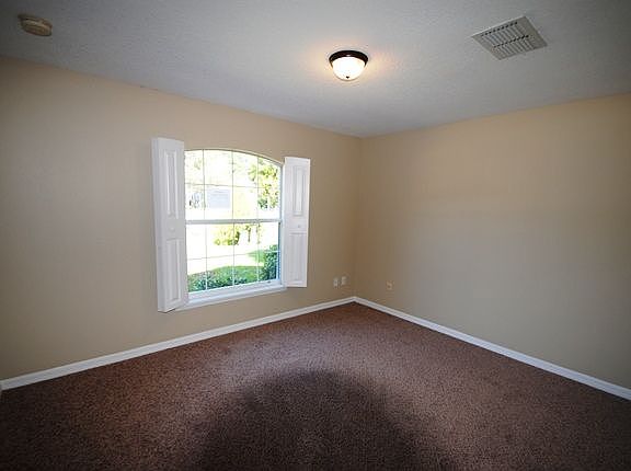 5th image of 11601 Lake Dr