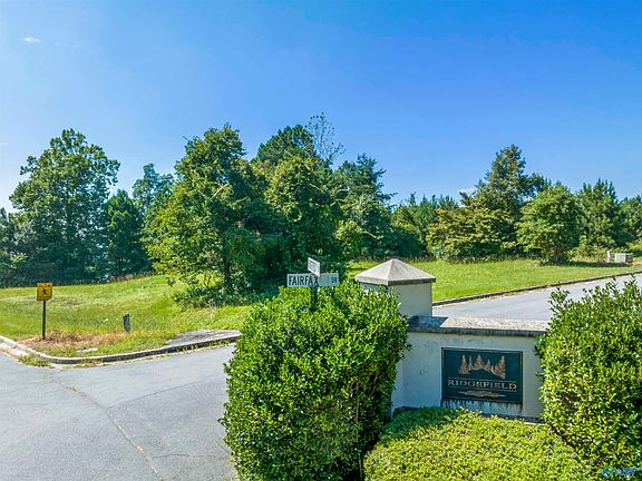 2nd image of 4 Fairfax Dr